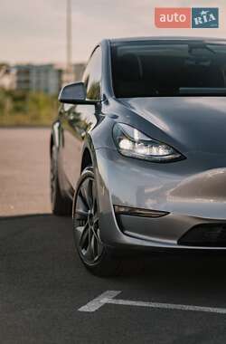 Внедорожник / Кроссовер Tesla Model Y 2024 в 