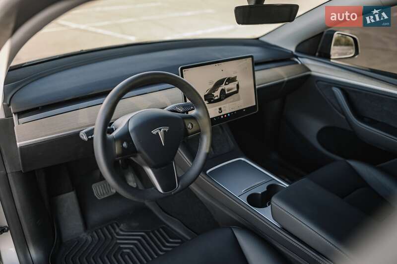 Позашляховик / Кросовер Tesla Model Y 2024 в Рівному