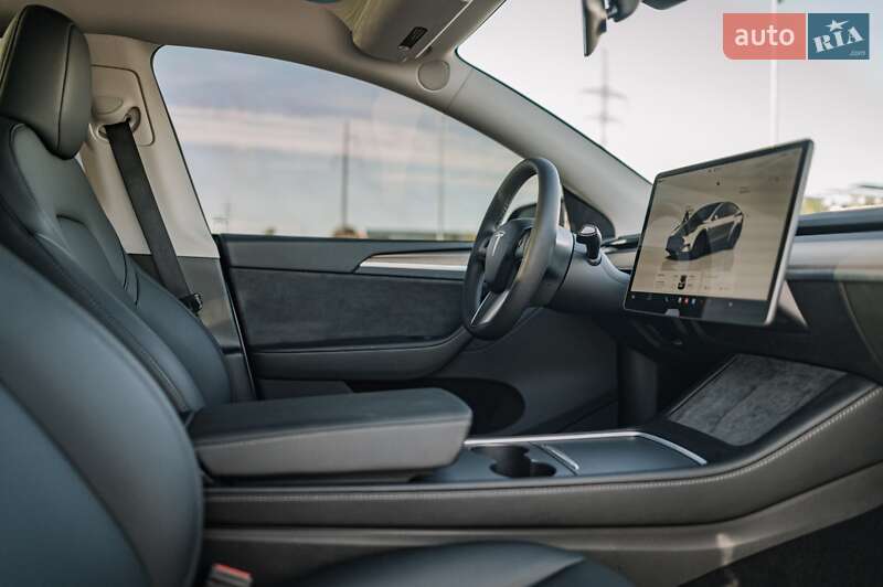 Позашляховик / Кросовер Tesla Model Y 2024 в Рівному фото 63 Позашляховик / Кросовер Tesla Model Y 2024 в Рівному