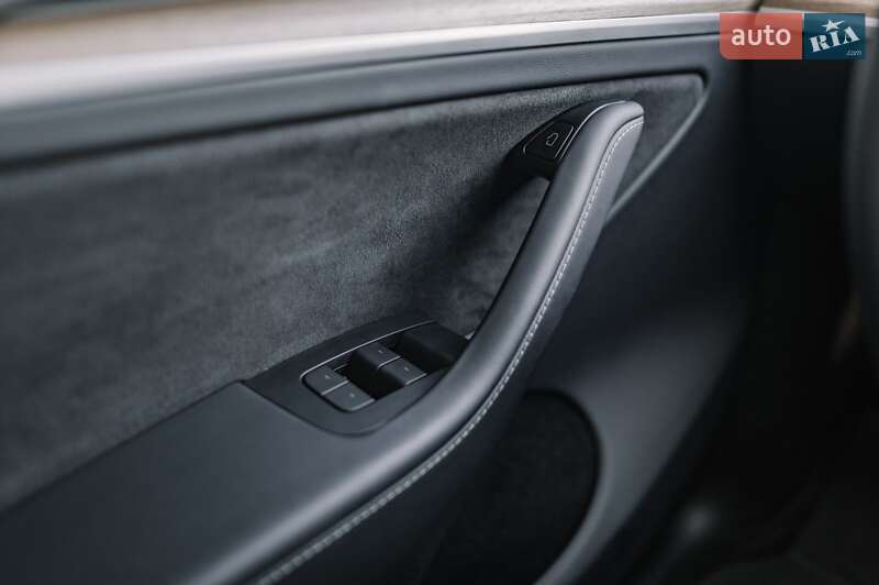 Позашляховик / Кросовер Tesla Model Y 2024 в Рівному фото 78 Позашляховик / Кросовер Tesla Model Y 2024 в Рівному