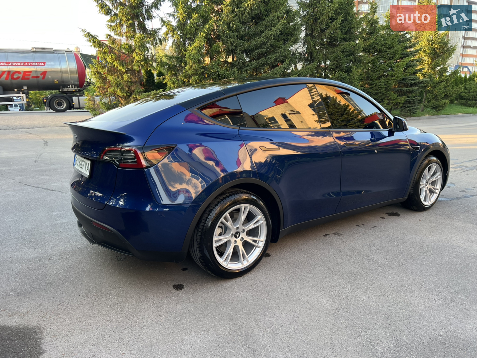 2024 Tesla Model Y - мініатюра 8
