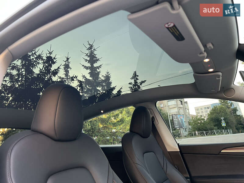 Внедорожник / Кроссовер Tesla Model Y 2024 в Тернополе