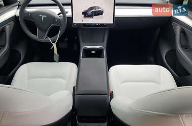 Внедорожник / Кроссовер Tesla Model Y 2024 в 