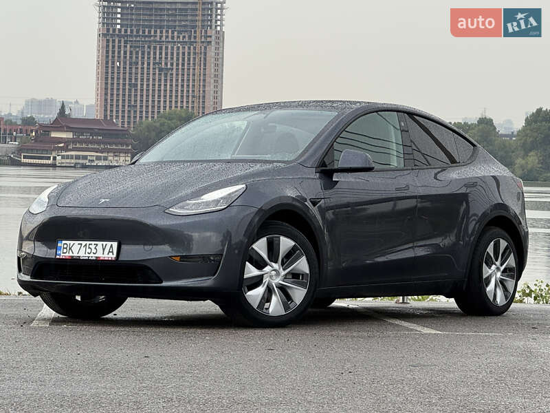 Tesla Model Y 2023