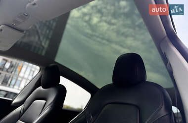 Внедорожник / Кроссовер Tesla Model Y 2020 в 