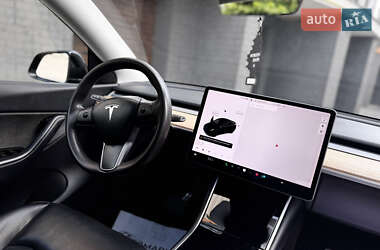 Внедорожник / Кроссовер Tesla Model Y 2020 в 