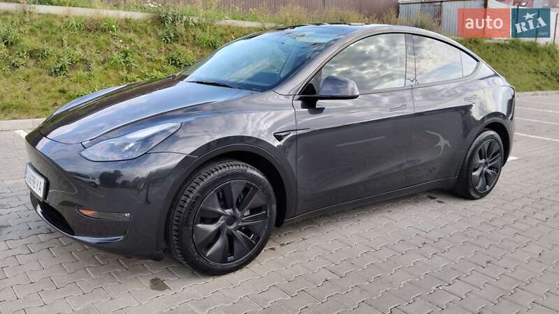 Внедорожник / Кроссовер Tesla Model Y 2024 в 