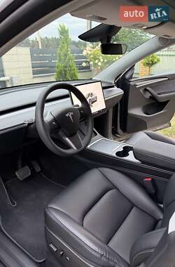 Внедорожник / Кроссовер Tesla Model Y 2024 в 