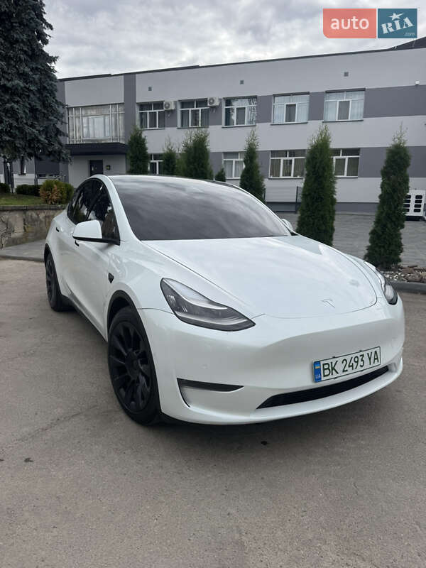 Позашляховик / Кросовер Tesla Model Y 2021 в Рівному