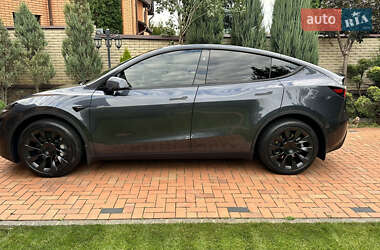 Позашляховик / Кросовер Tesla Model Y 2024 в 