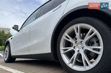 Внедорожник / Кроссовер Tesla Model Y 2021 в 
