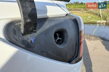 Позашляховик / Кросовер Tesla Model Y 2022 в 