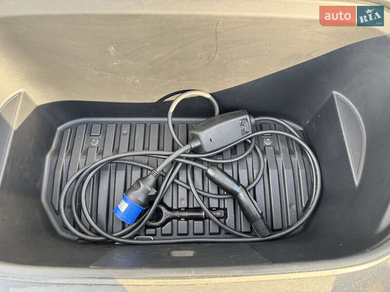 Позашляховик / Кросовер Tesla Model Y 2022 в Сумах фото 37 Позашляховик / Кросовер Tesla Model Y 2022 в Сумах