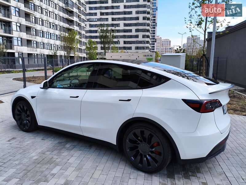 Позашляховик / Кросовер Tesla Model Y 2022 в Києві