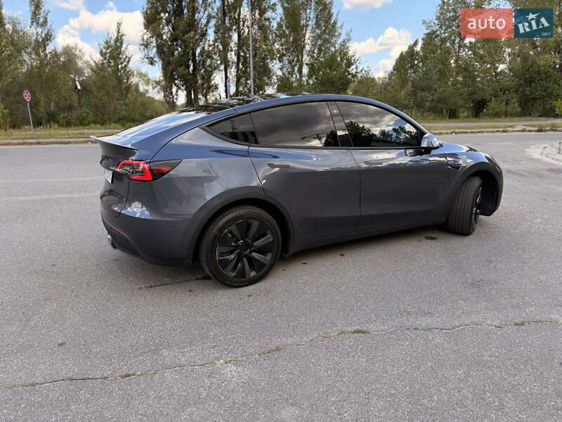 Позашляховик / Кросовер Tesla Model Y 2023 в Києві фото 12 Позашляховик / Кросовер Tesla Model Y 2023 в Києві