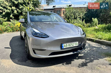 Позашляховик / Кросовер Tesla Model Y 2024 в 