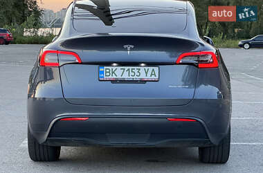 Позашляховик / Кросовер Tesla Model Y 2023 в 