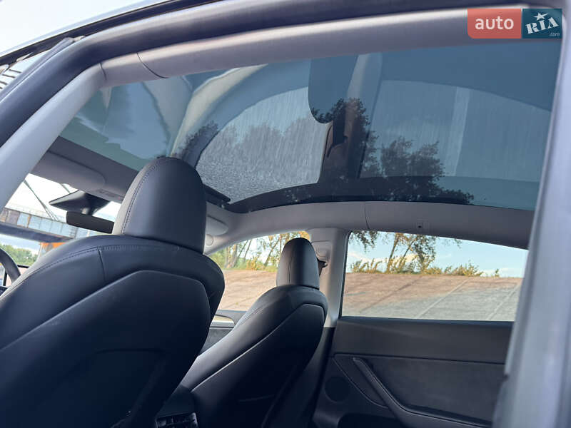 Позашляховик / Кросовер Tesla Model Y 2023 в Києві