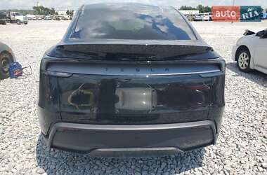 Внедорожник / Кроссовер Tesla Model Y 2025 в 