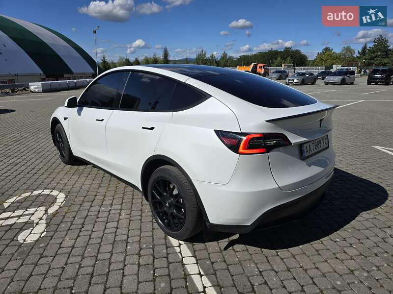 Внедорожник / Кроссовер Tesla Model Y 2021 в Ужгороде