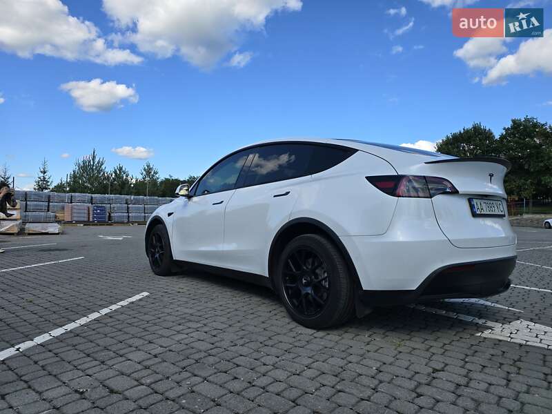 Внедорожник / Кроссовер Tesla Model Y 2021 в Ужгороде