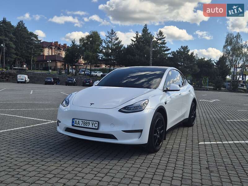 Внедорожник / Кроссовер Tesla Model Y 2021 в Ужгороде