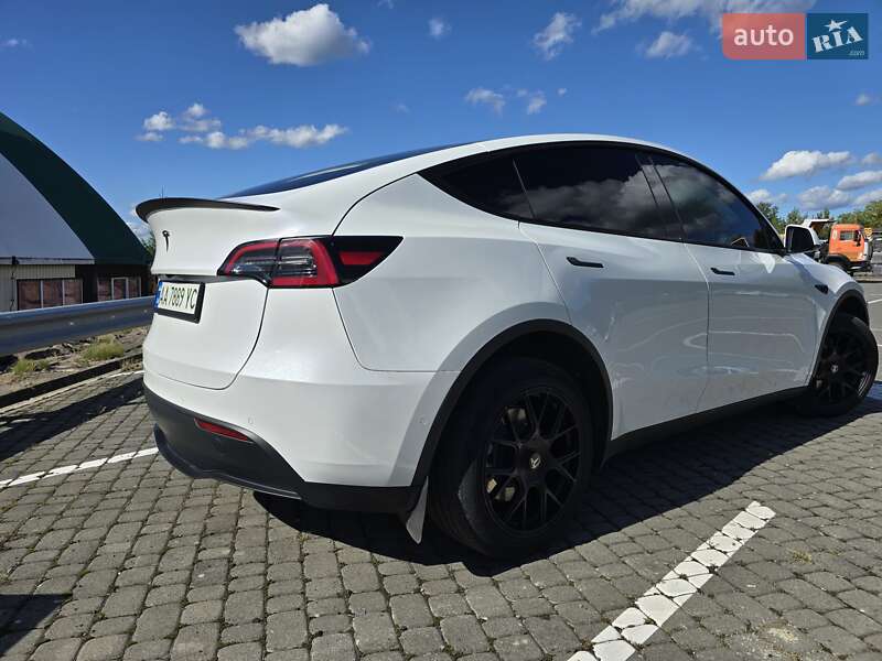 Внедорожник / Кроссовер Tesla Model Y 2021 в Ужгороде