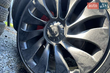 Внедорожник / Кроссовер Tesla Model Y 2023 в 