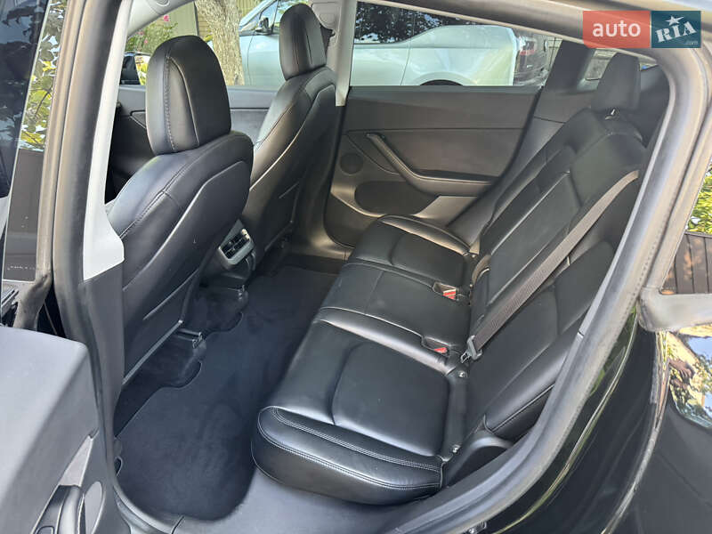 Позашляховик / Кросовер Tesla Model Y 2021 в Тернополі