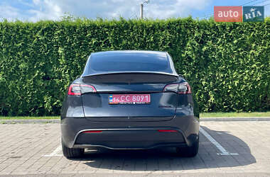 Позашляховик / Кросовер Tesla Model Y 2024 в 
