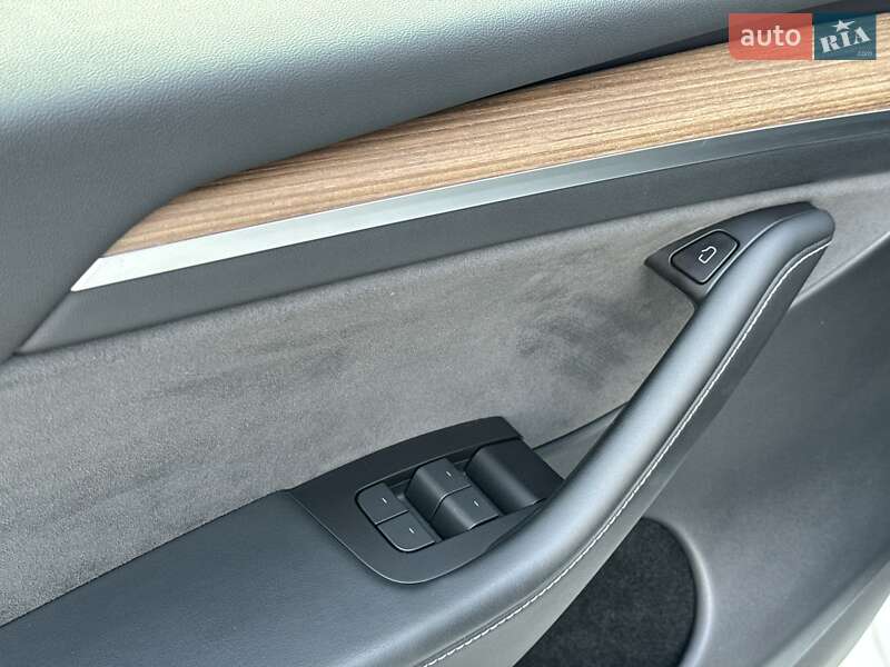 Позашляховик / Кросовер Tesla Model Y 2022 в Луцьку