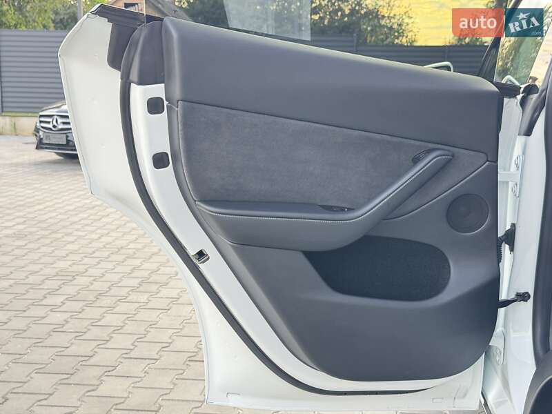 Позашляховик / Кросовер Tesla Model Y 2022 в Луцьку