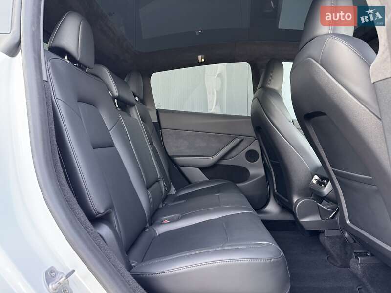 Позашляховик / Кросовер Tesla Model Y 2022 в Луцьку