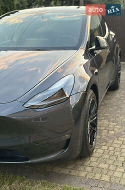 Внедорожник / Кроссовер Tesla Model Y 2024 в 