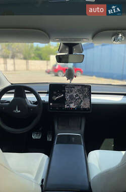 Внедорожник / Кроссовер Tesla Model Y 2021 в 