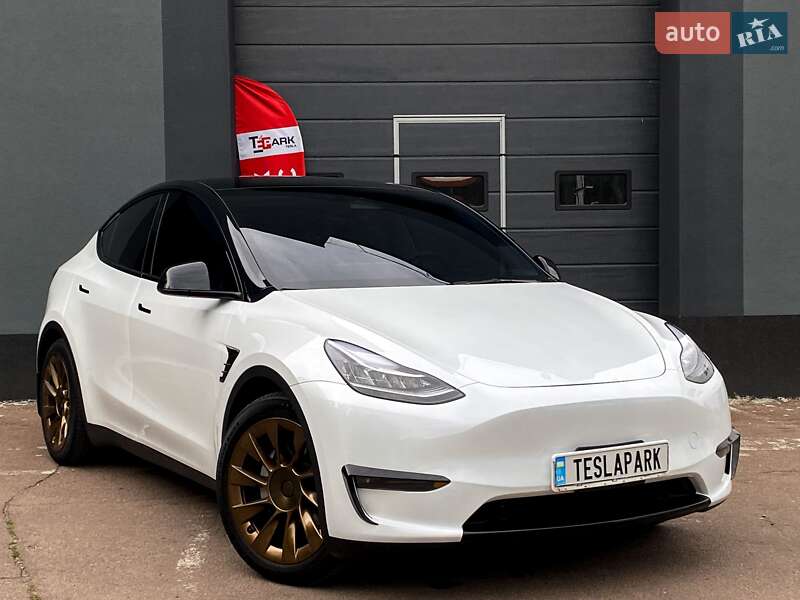 Tesla Model Y 2023