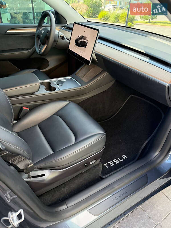 Внедорожник / Кроссовер Tesla Model Y 2023 в Хмельницком