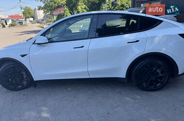 Внедорожник / Кроссовер Tesla Model Y 2021 в 