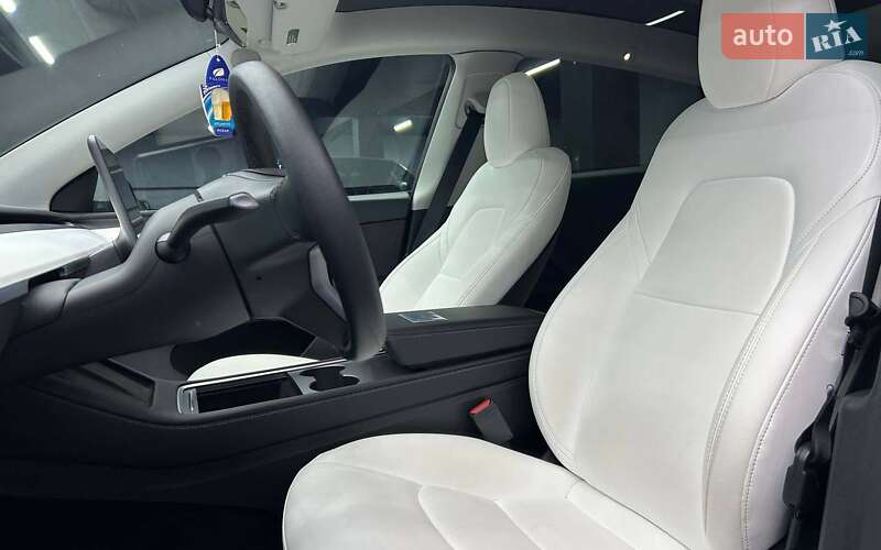 Внедорожник / Кроссовер Tesla Model Y 2023 в Черновцах