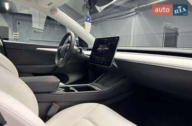 Внедорожник / Кроссовер Tesla Model Y 2023 в 