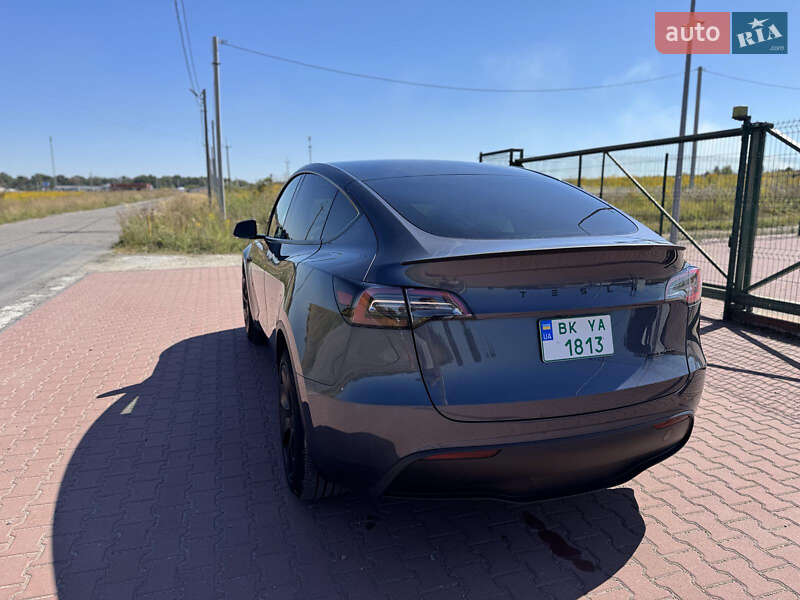 Внедорожник / Кроссовер Tesla Model Y 2022 в Ровно