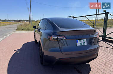 Внедорожник / Кроссовер Tesla Model Y 2022 в 