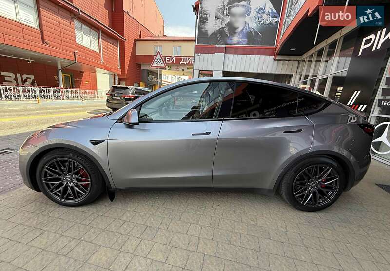 Внедорожник / Кроссовер Tesla Model Y 2023 в Львове