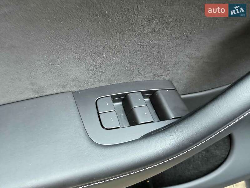 Внедорожник / Кроссовер Tesla Model Y 2023 в Львове