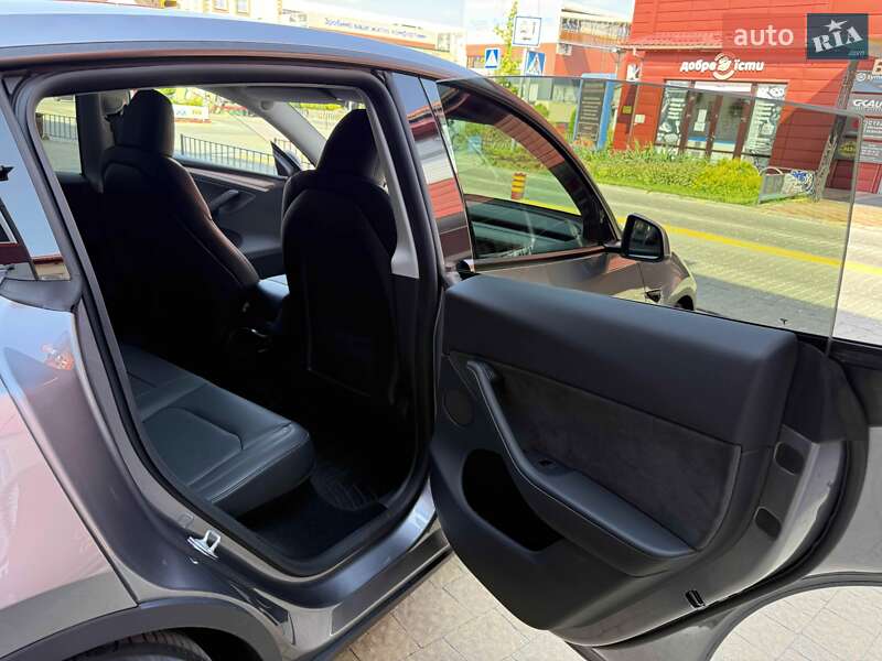 Внедорожник / Кроссовер Tesla Model Y 2023 в Львове