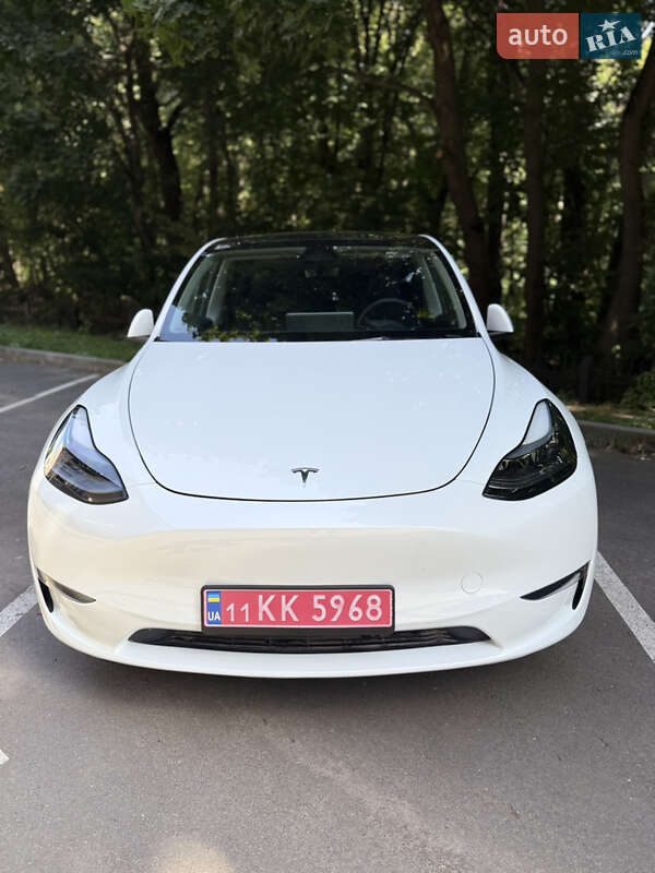 Позашляховик / Кросовер Tesla Model Y 2024 в 