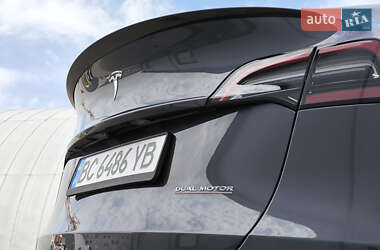 Позашляховик / Кросовер Tesla Model Y 2022 в 