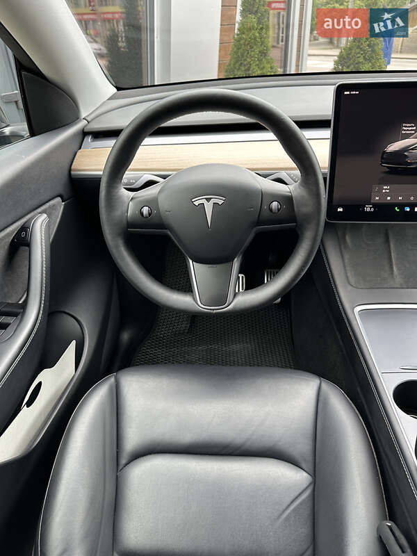 Позашляховик / Кросовер Tesla Model Y 2022 в Івано-Франківську