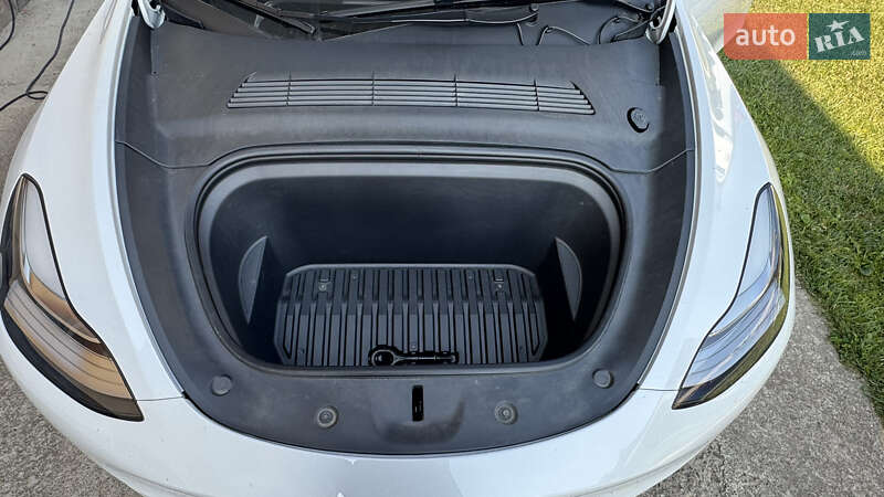Позашляховик / Кросовер Tesla Model Y 2023 в Івано-Франківську фото 14 Позашляховик / Кросовер Tesla Model Y 2023 в Івано-Франківську