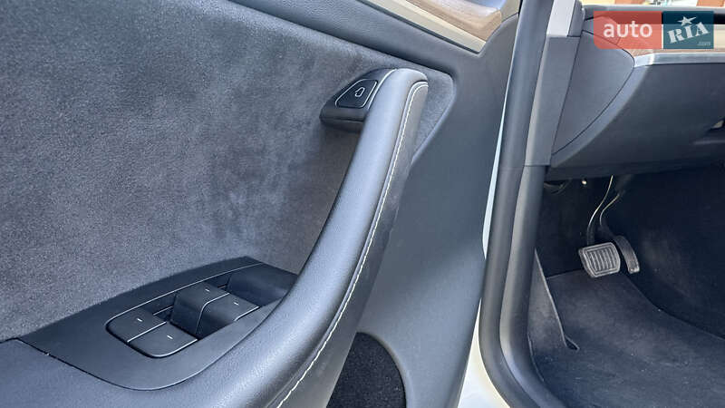 Позашляховик / Кросовер Tesla Model Y 2023 в Івано-Франківську фото 18 Позашляховик / Кросовер Tesla Model Y 2023 в Івано-Франківську